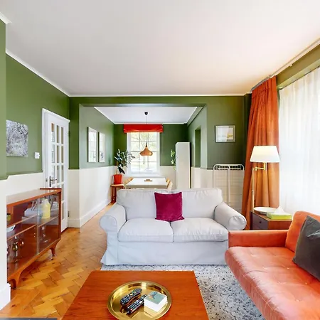 3 Bedroom Family Friendly Apartment In Hillcrest London Exterior photo