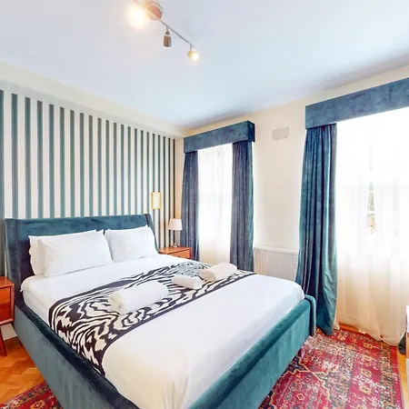 3 Bedroom Family Friendly Apartment In Hillcrest London Exterior photo