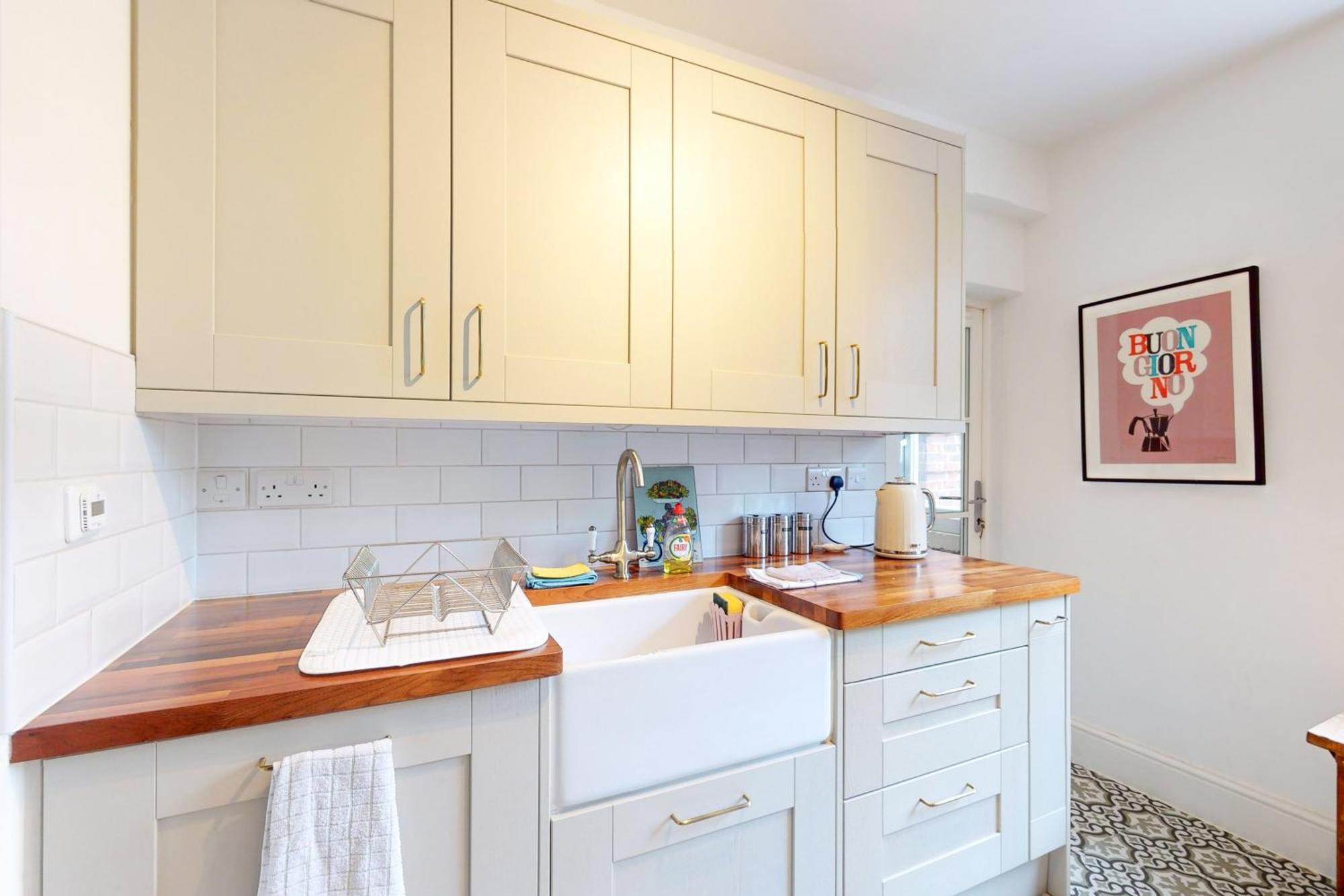 3 Bedroom Family Friendly In Hillcrest * London